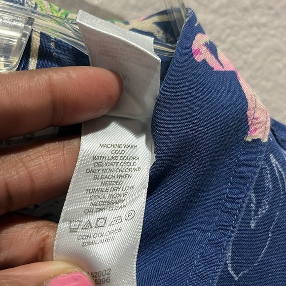 Liz Claiborne Women’s Hawaiian Shirt Size Medium Silk Short Sleeve Floral Vacay - Picture 5 of 8